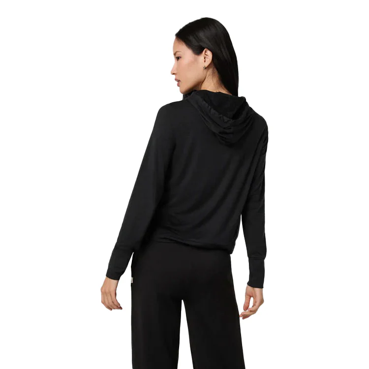 Vuori Women's Halo Essential Hoodie - Image 2